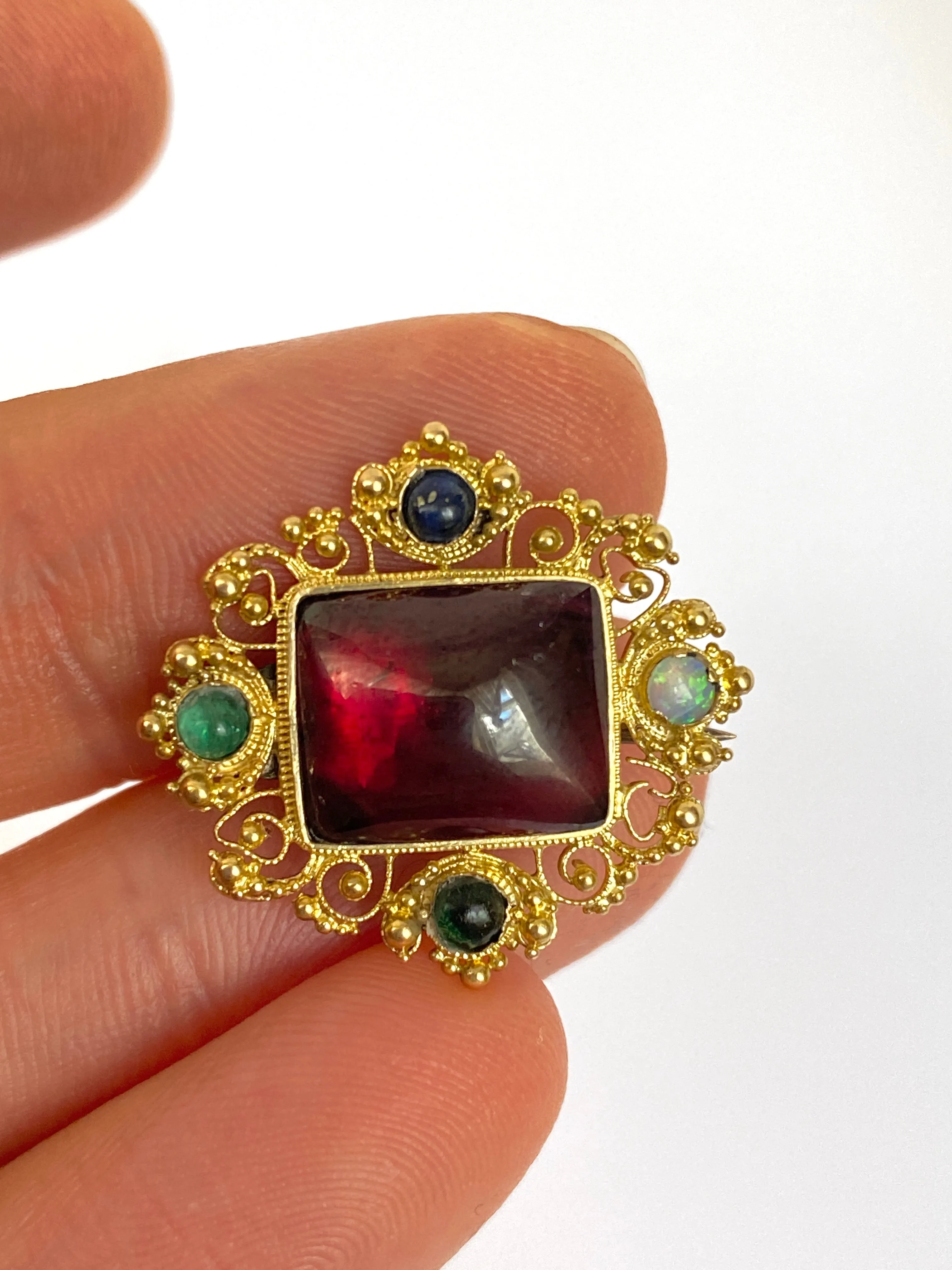 18ct Gold, Antique Victorian 'LOVE' Acrostic, Multigem Brooch with foiled back Garnet