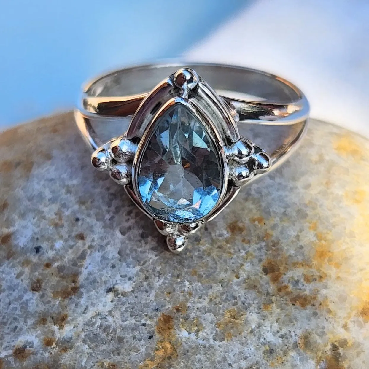 BLUE WATERS - AQUAMARINE 925 STERLING SILVER RING