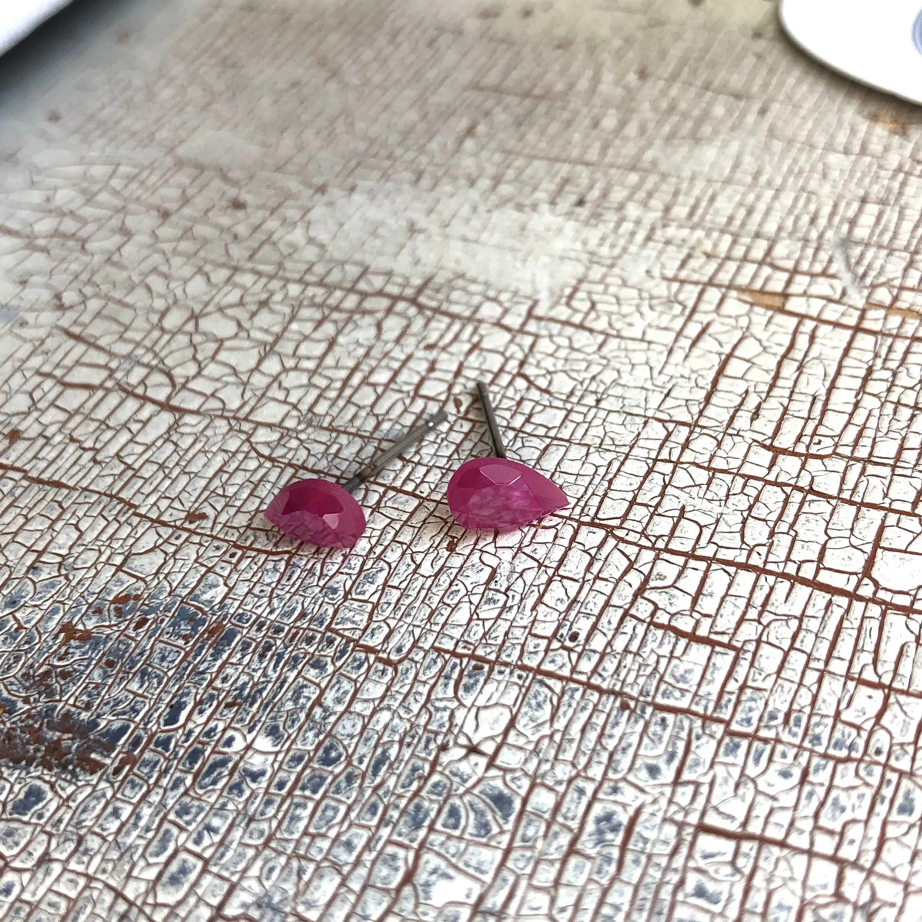 Violet Mauve Luster Faceted Teardrop Stud Earrings